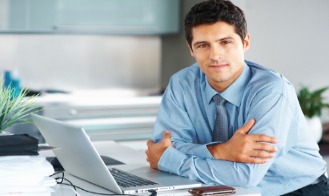 homem-trabalhando-notebook.jpg